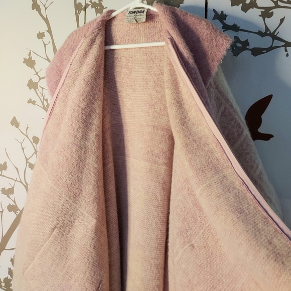 TUNDRA 100% Scandinavian Yarn Virgin Wool Cape... - Picture 8 of 14